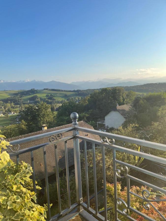 Les Gites De La Maison Bleue D'Estialescq エクステリア 写真