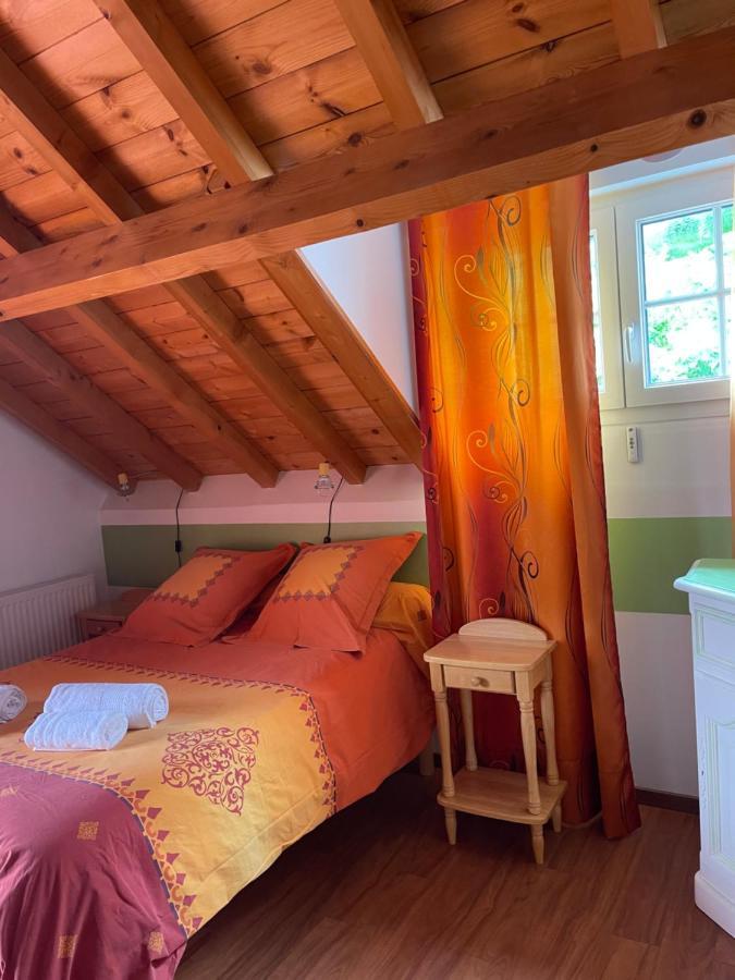 Les Gites De La Maison Bleue D'Estialescq エクステリア 写真