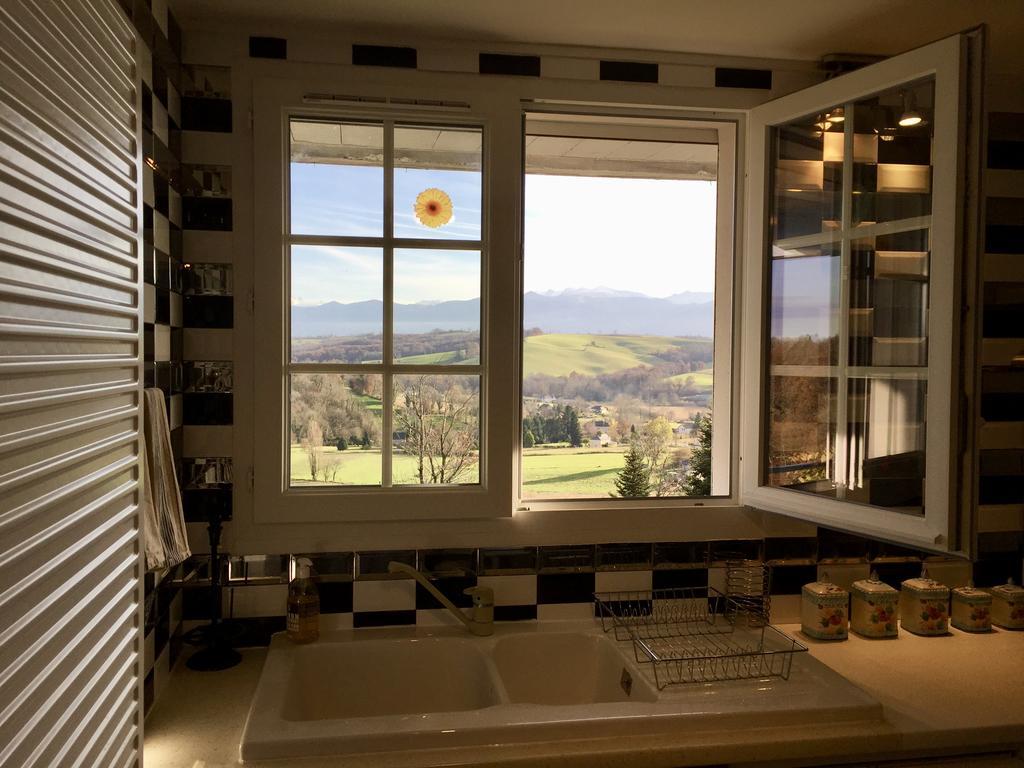 Les Gites De La Maison Bleue D'Estialescq エクステリア 写真